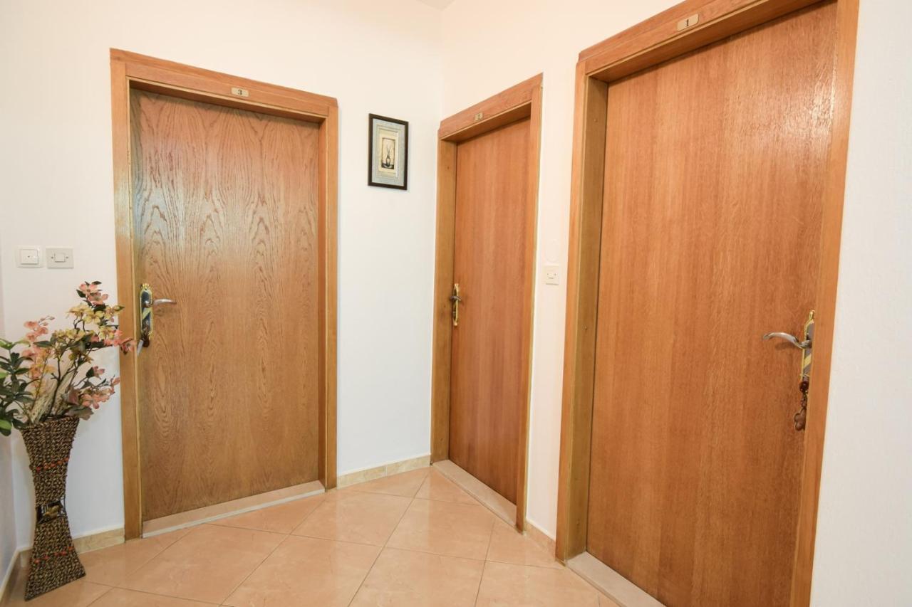 Marios Apartment Brela Exterior photo