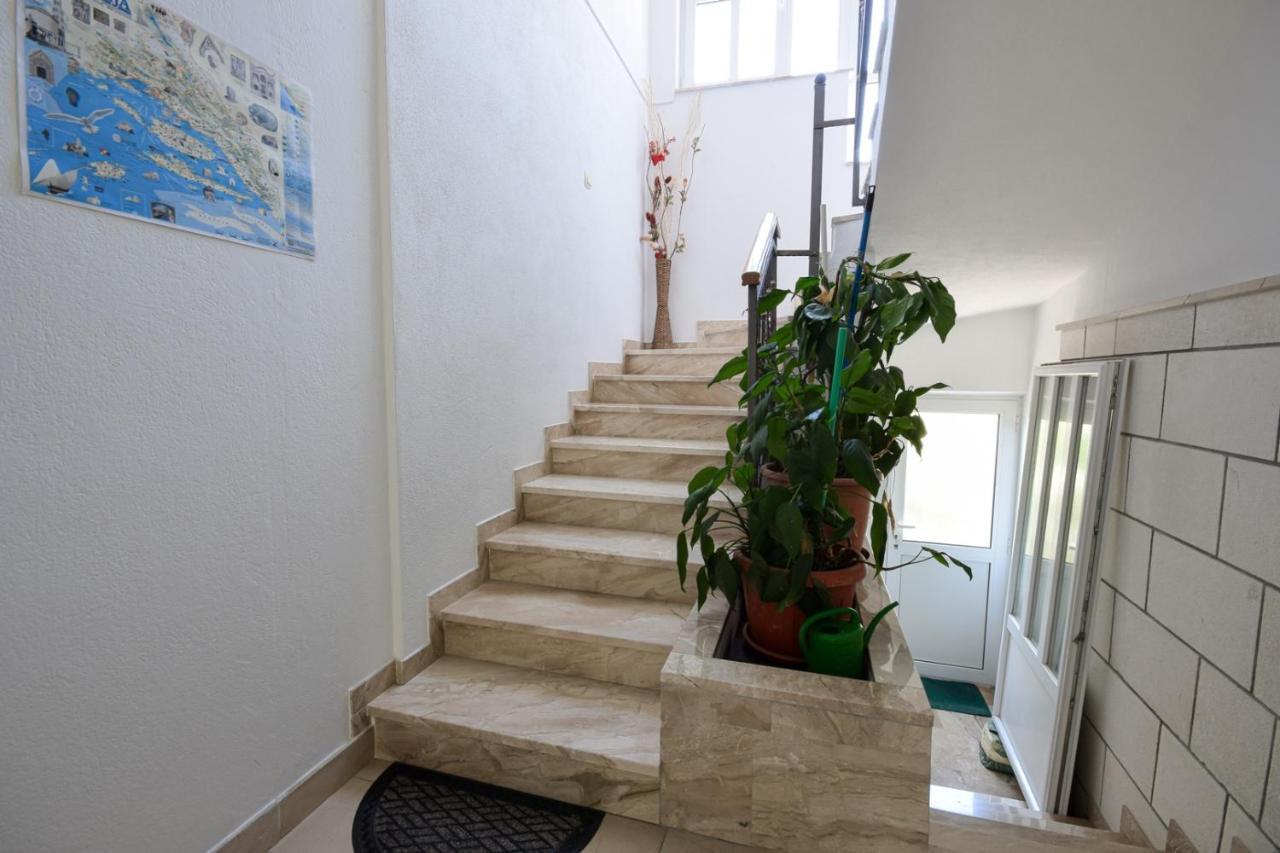 Marios Apartment Brela Exterior photo
