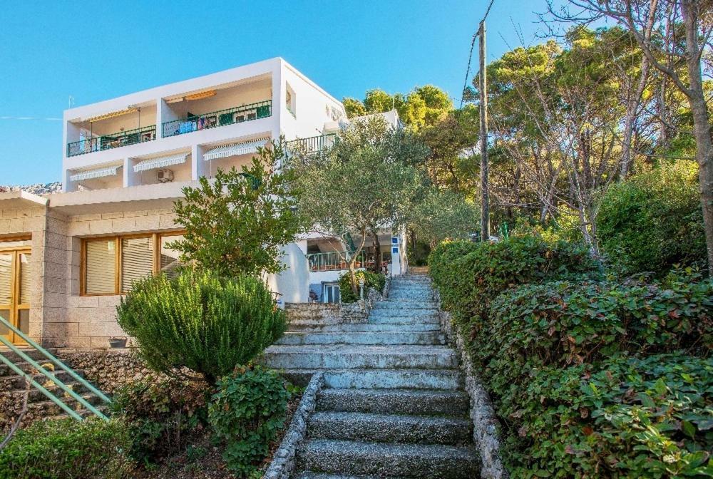 Marios Apartment Brela Exterior photo